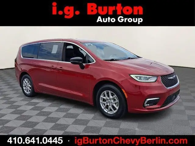 2025 Chrysler Pacifica Select photo 1