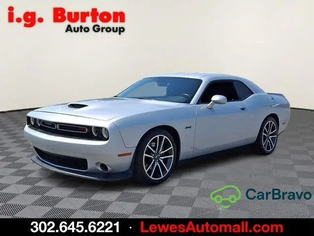 2023 Dodge Challenger R/T photo 3