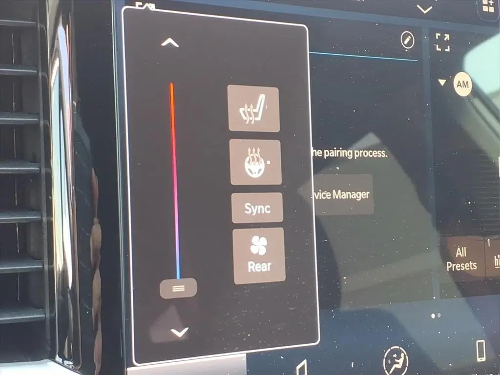 2027 Chrysler Pacifica Select photo 5