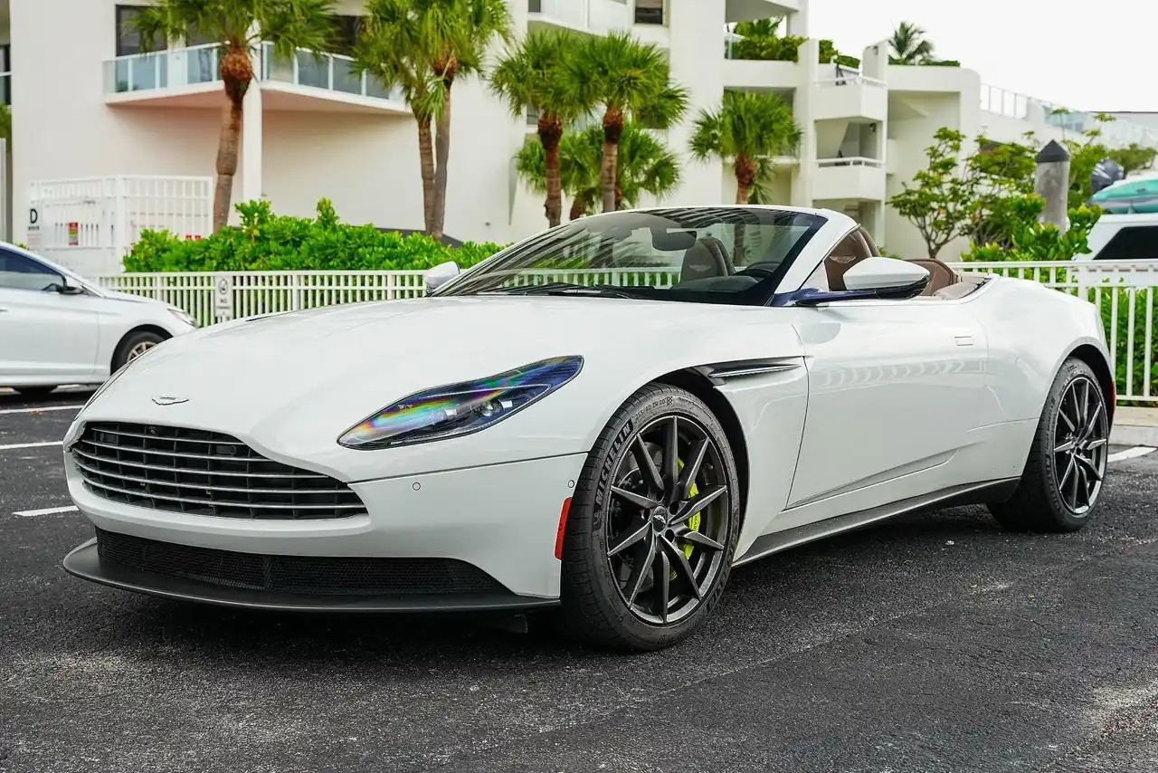 2019 Aston Martin DB11 V8 Volante's photo