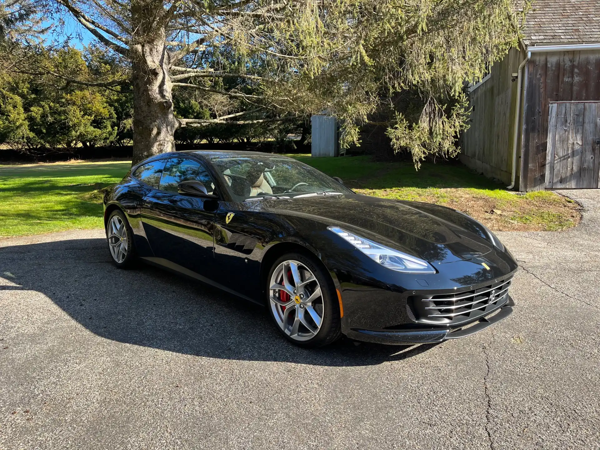 2018 Ferrari GTC4Lusso T's photo
