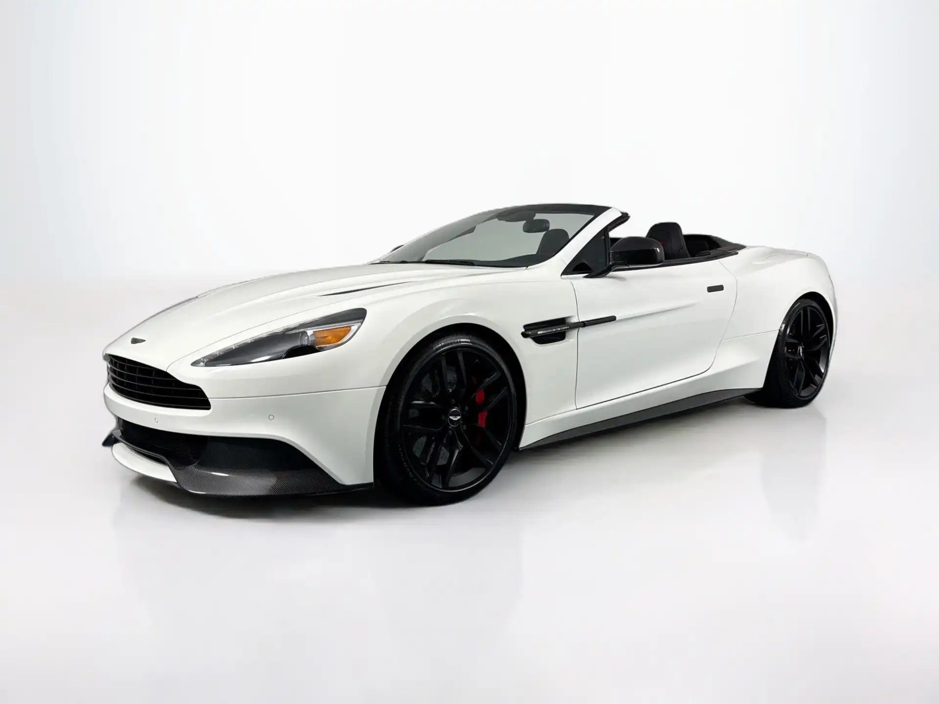 2015 Aston Martin Vanquish Vanquish Volante's photo