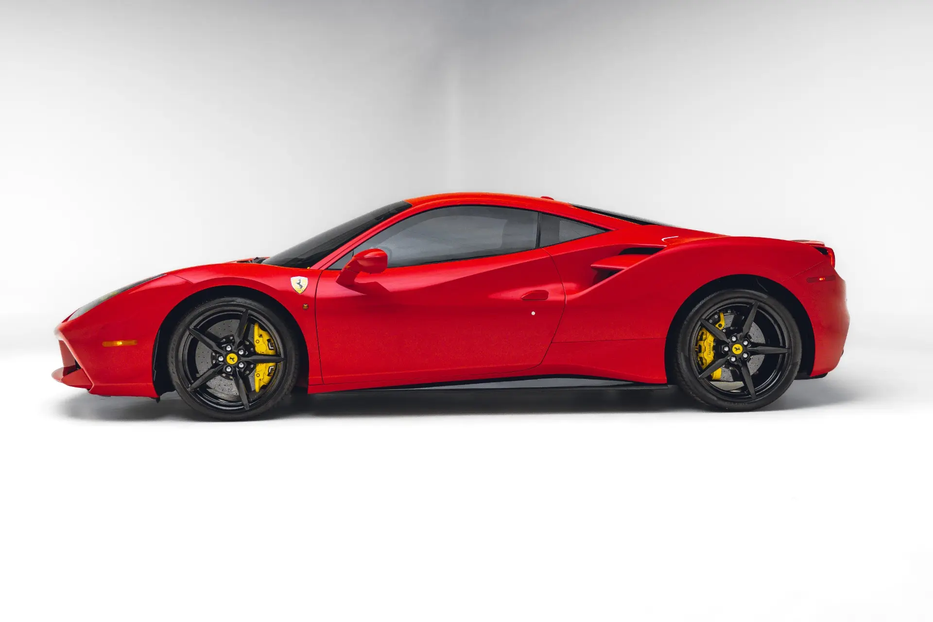 2017 Ferrari 488 Base photo 5