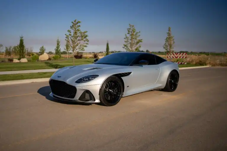 2020 Aston Martin DBS Superleggera 5.2 V12's photo