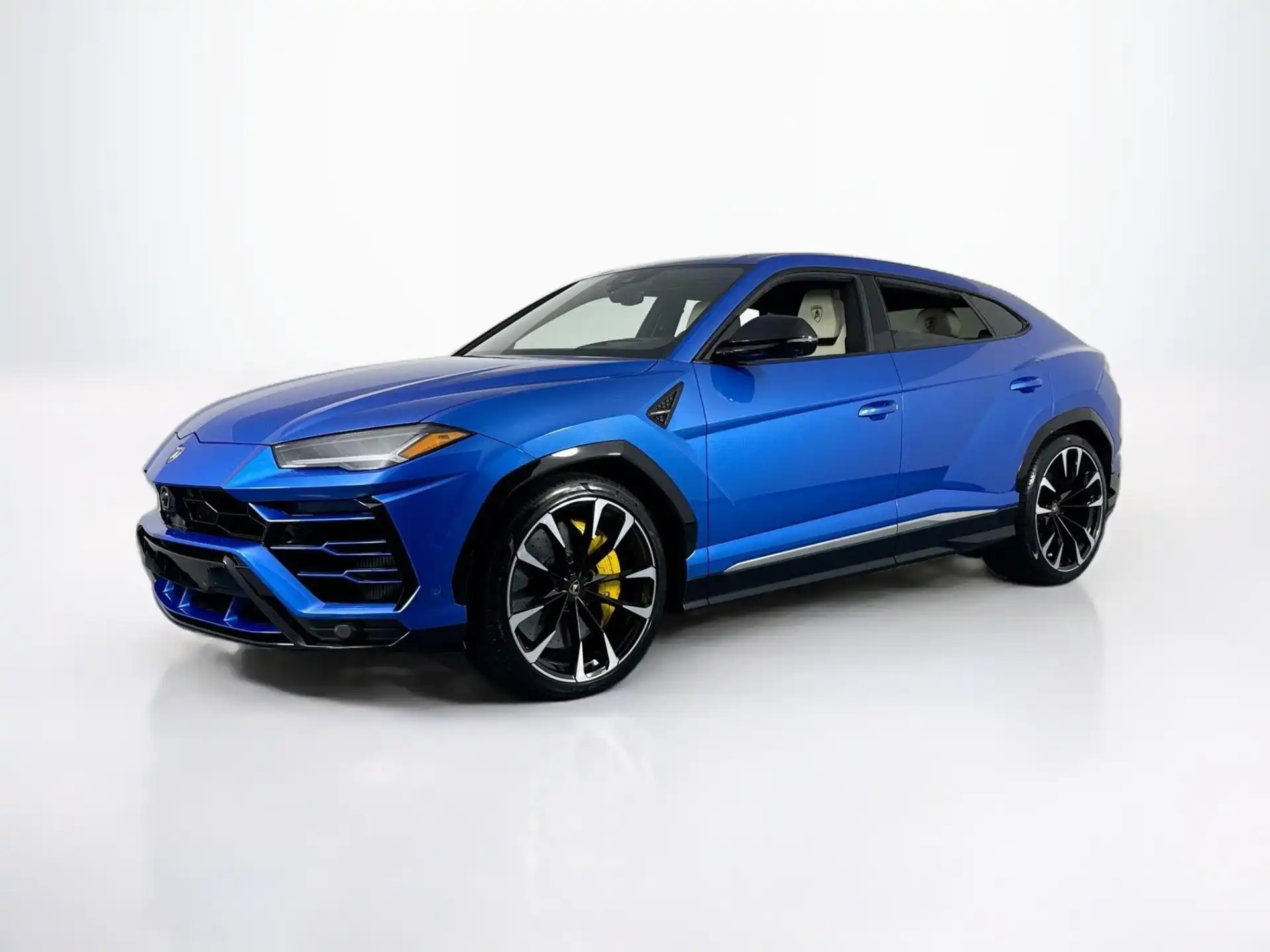 2021 Lamborghini Urus 4.0 V8 Pearl Capsule's photo