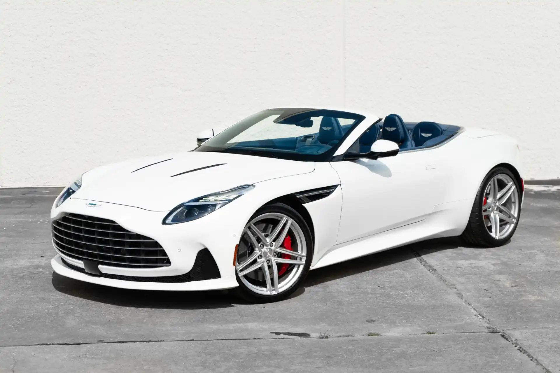 2025 Aston Martin DB12 Volante's photo