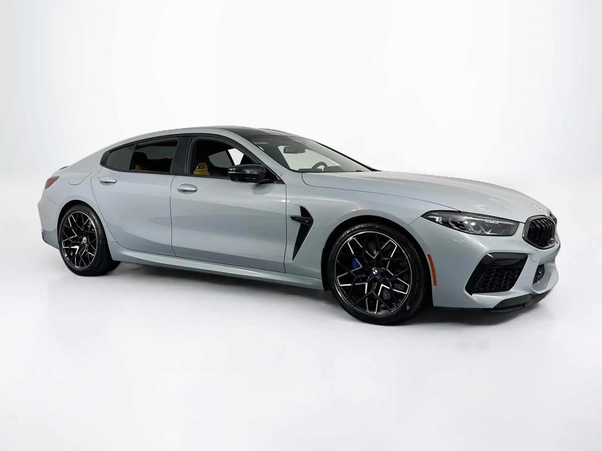 2023 BMW M8 Competition photo 3