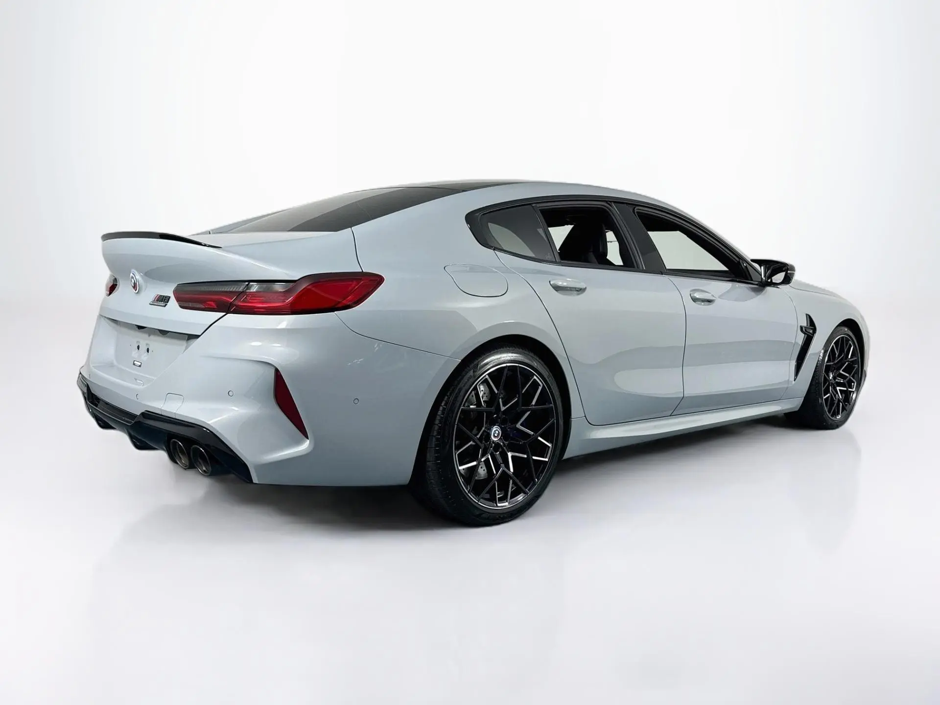 2023 BMW M8 Competition photo 5