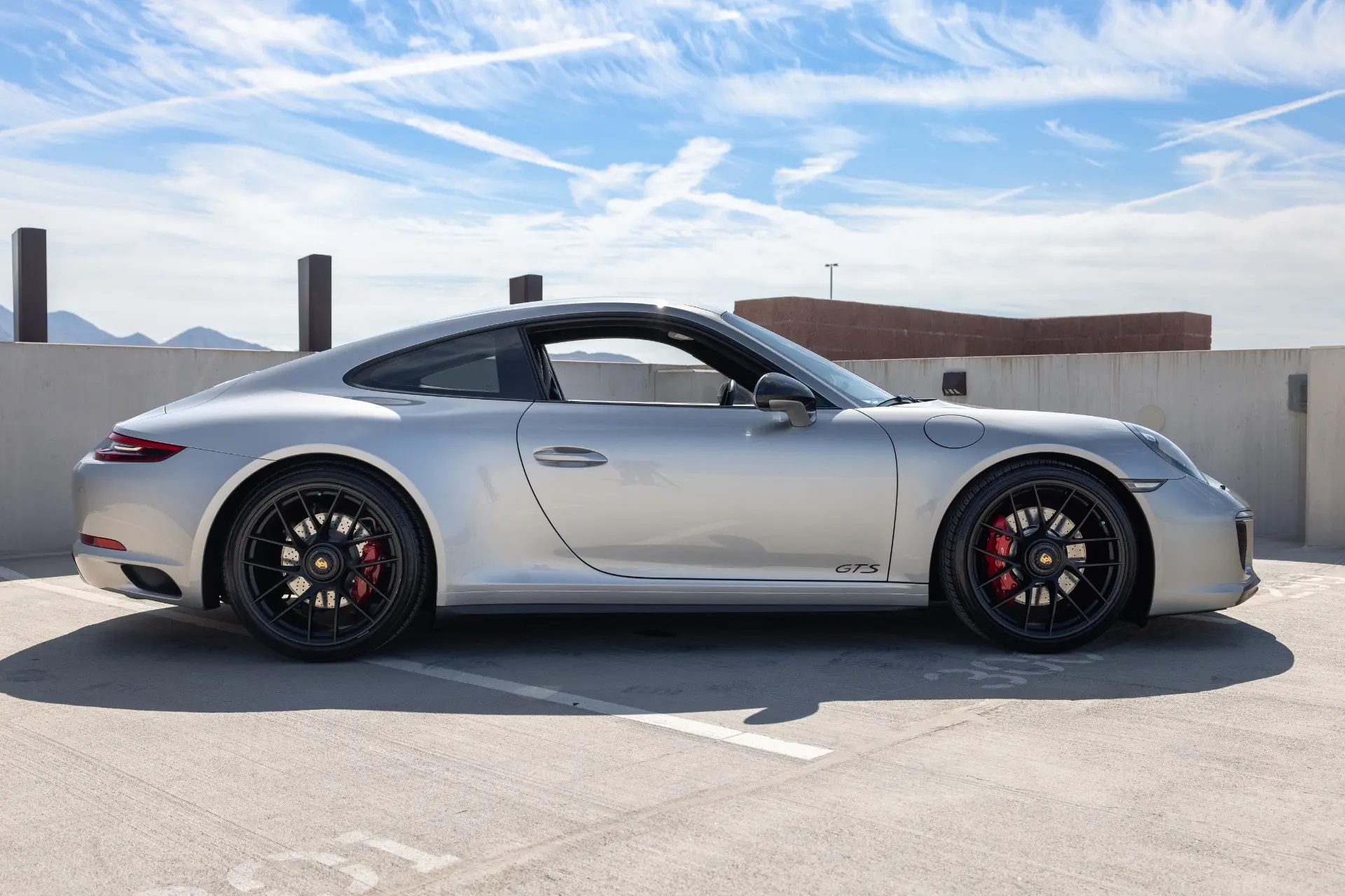 2018 Porsche 911 Carrera 4 GTS Coupe photo 5