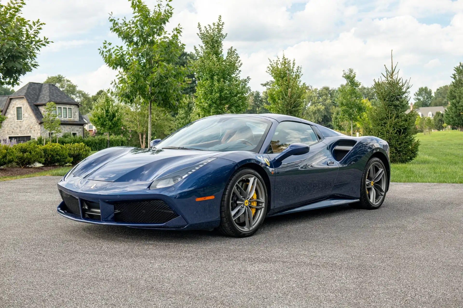 2019 Ferrari 488 Base's photo