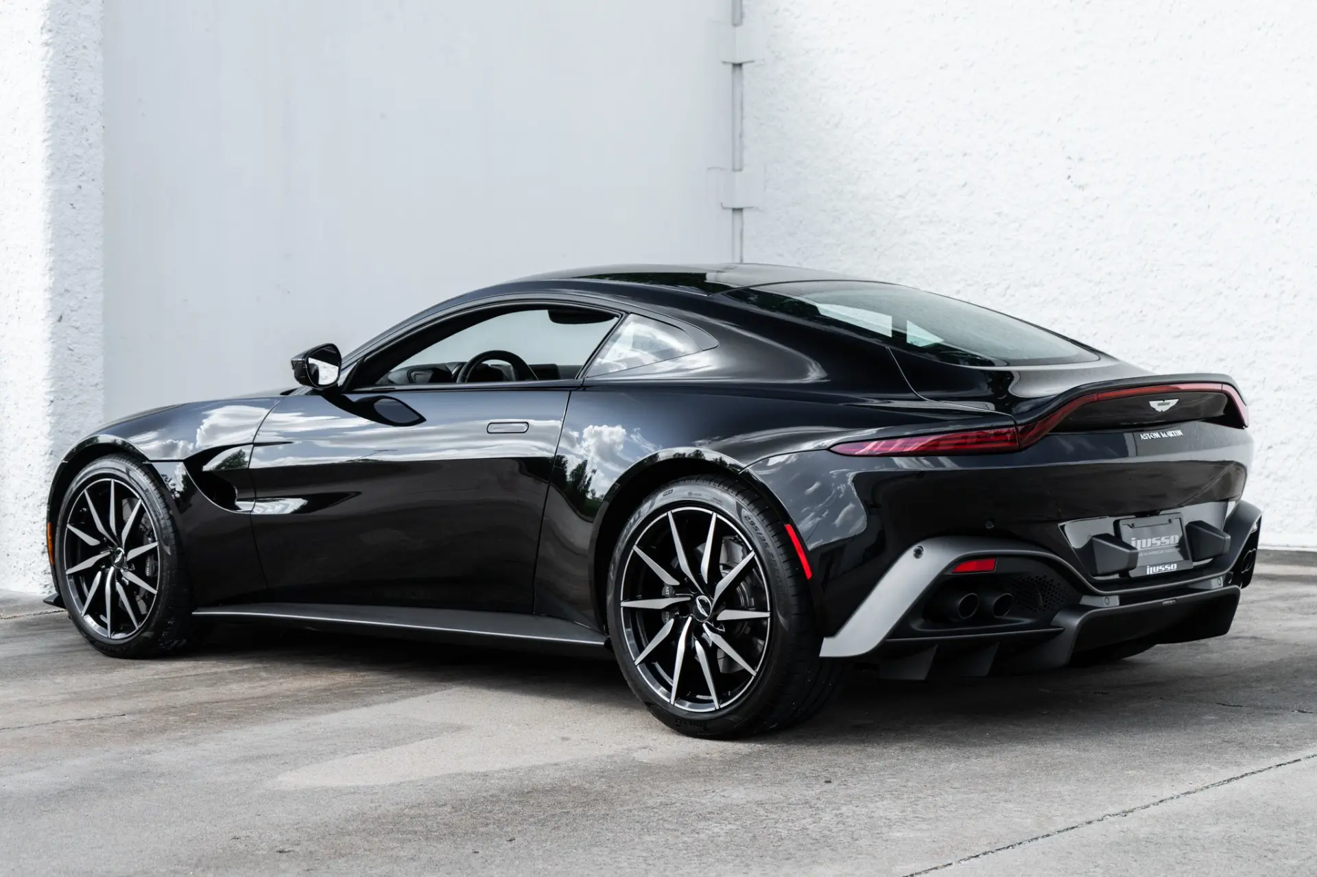 2019 Aston Martin Vantage 4.0 V8 photo 4