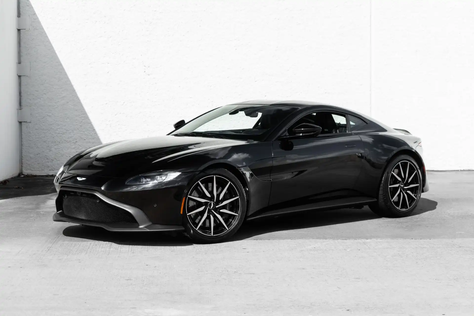 2019 Aston Martin Vantage 4.0 V8's photo