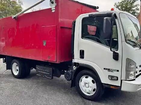2018 Isuzu NRR's photo