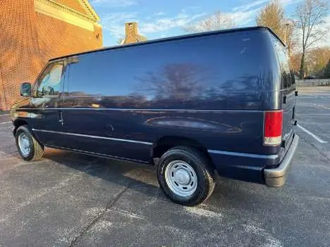 2006 Ford E-Series E-150 Van photo 5