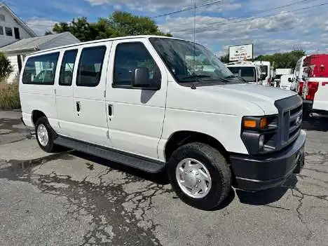 2013 Ford E-Series E-150 XLT's photo