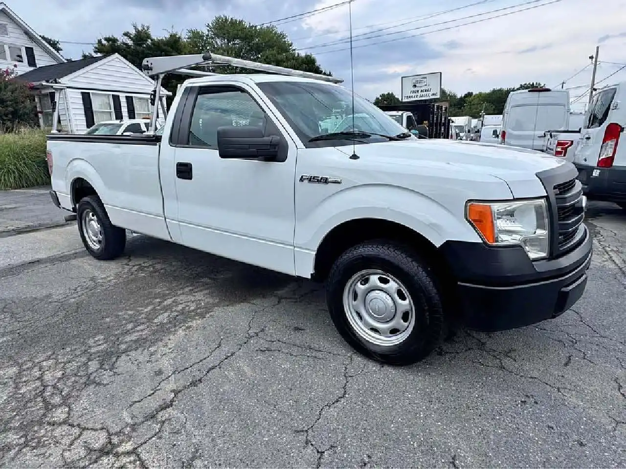 2013 Ford F-150 XLT Regular Cab 126 in's photo