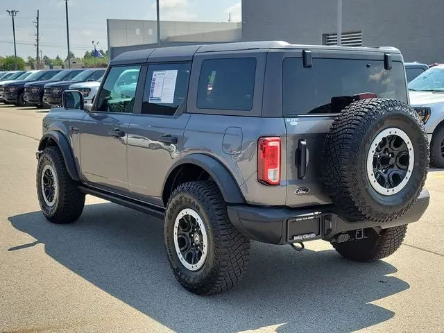 2023 Ford Bronco Black Diamond Advanced 4x4 photo 3