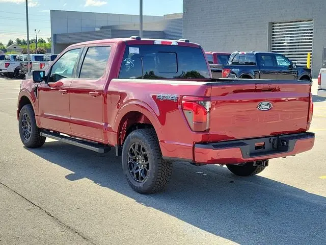 2026 Ford F-150 XLT 4WD SuperCrew 5-1/2' Box photo 3
