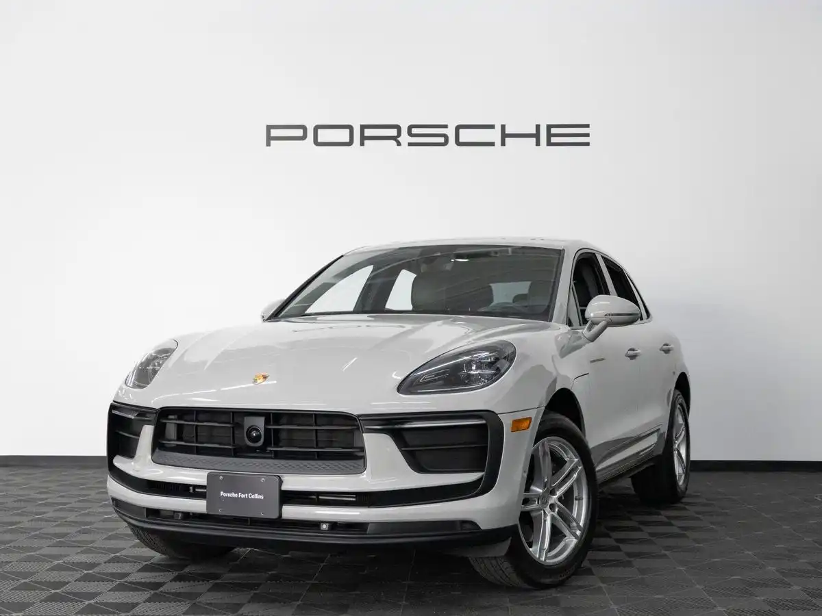 2023 Porsche Macan T's photo