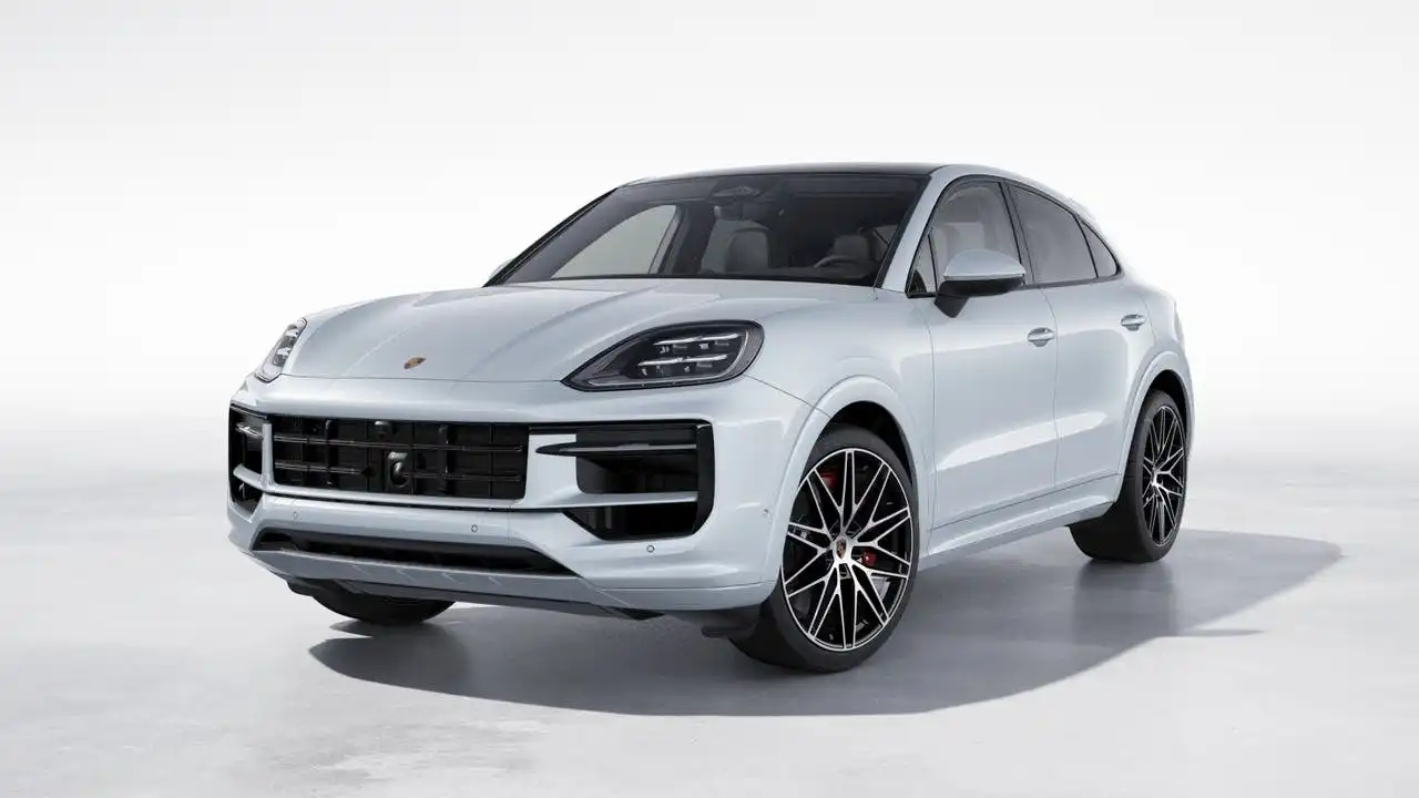 2024 Porsche Cayenne S's photo