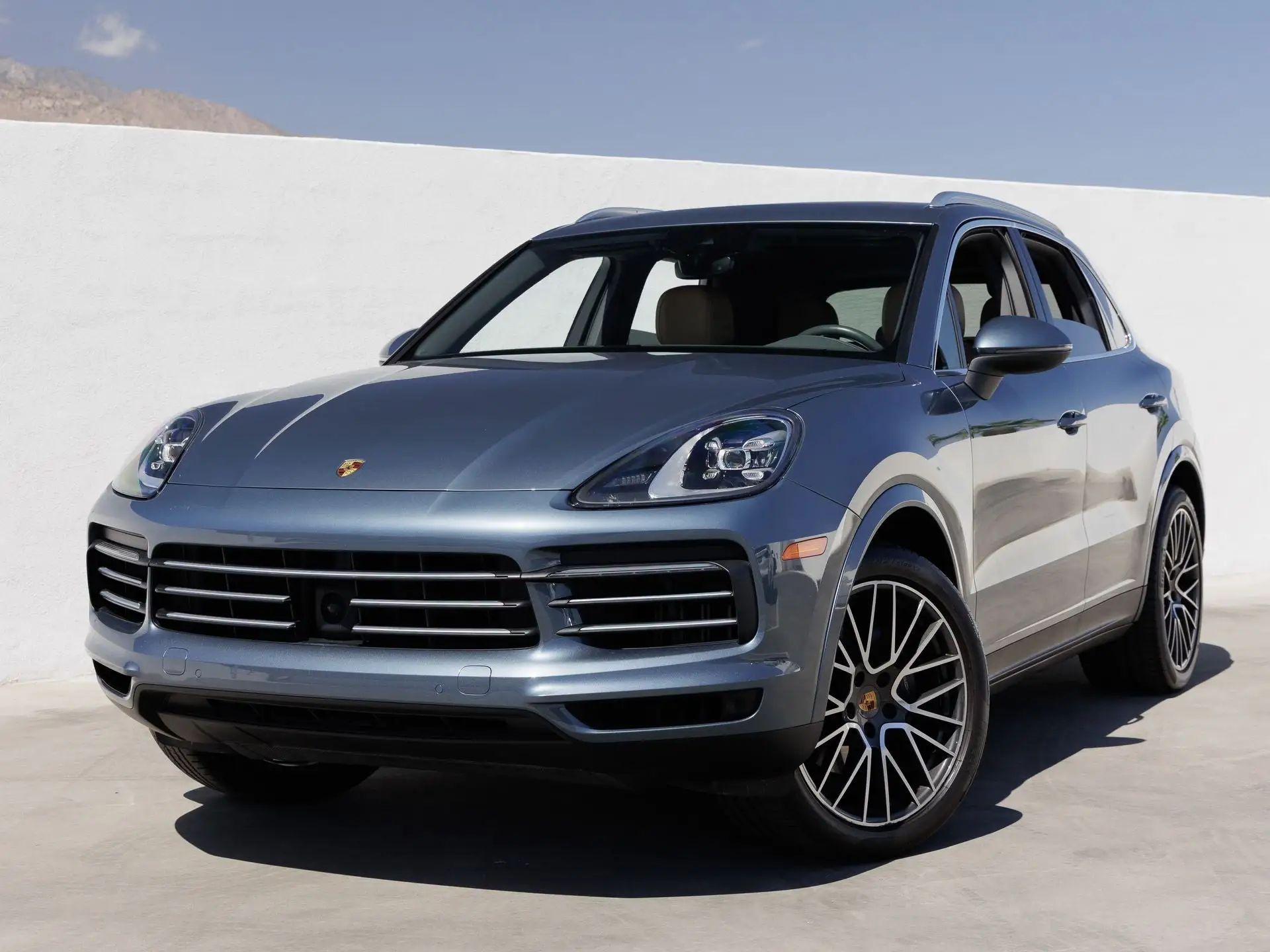 2019 Porsche Cayenne Base photo 1