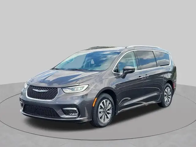 2021 Chrysler Pacifica Touring L photo 1