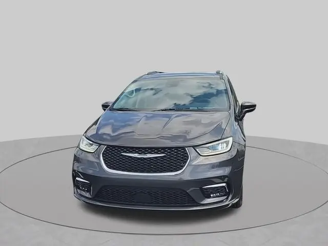 2021 Chrysler Pacifica Touring L photo 3
