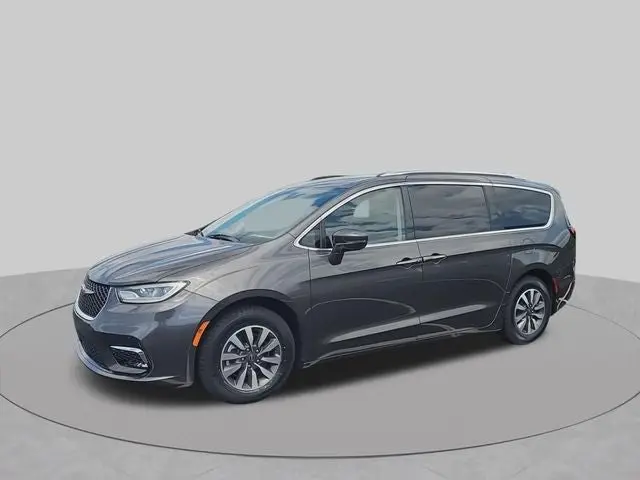 2021 Chrysler Pacifica Touring L photo 4