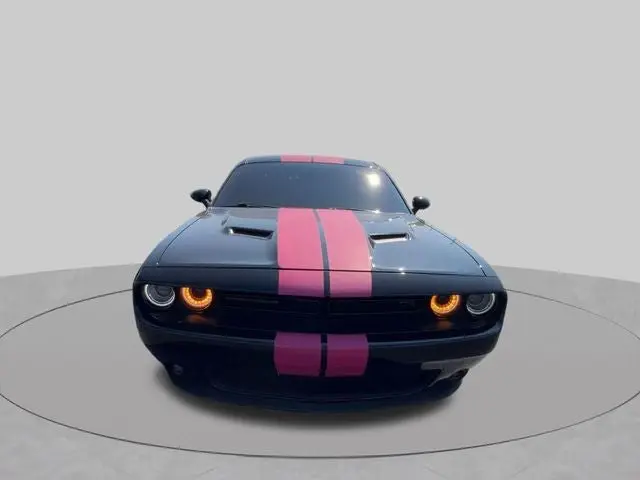 2016 Dodge Challenger R/T Plus photo 3