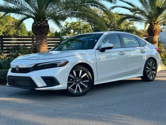 2024 Honda Civic EX CVT's photo