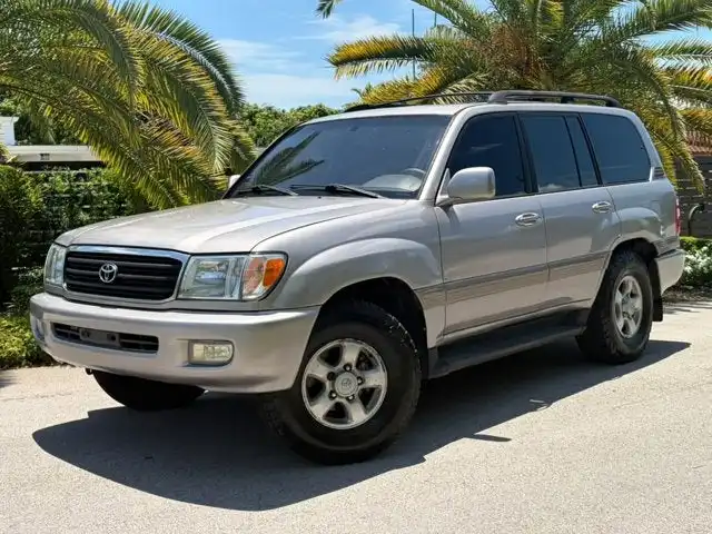 2000 Toyota Land Cruiser Base's photo