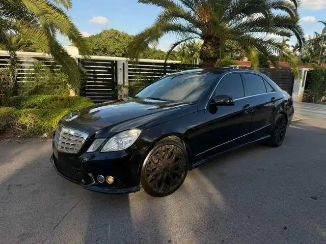 2010 Mercedes-Benz E-Class E350 Luxury 4MATIC's photo