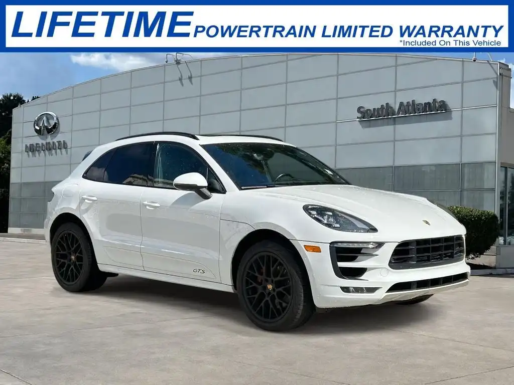 2017 Porsche Macan GTS's photo
