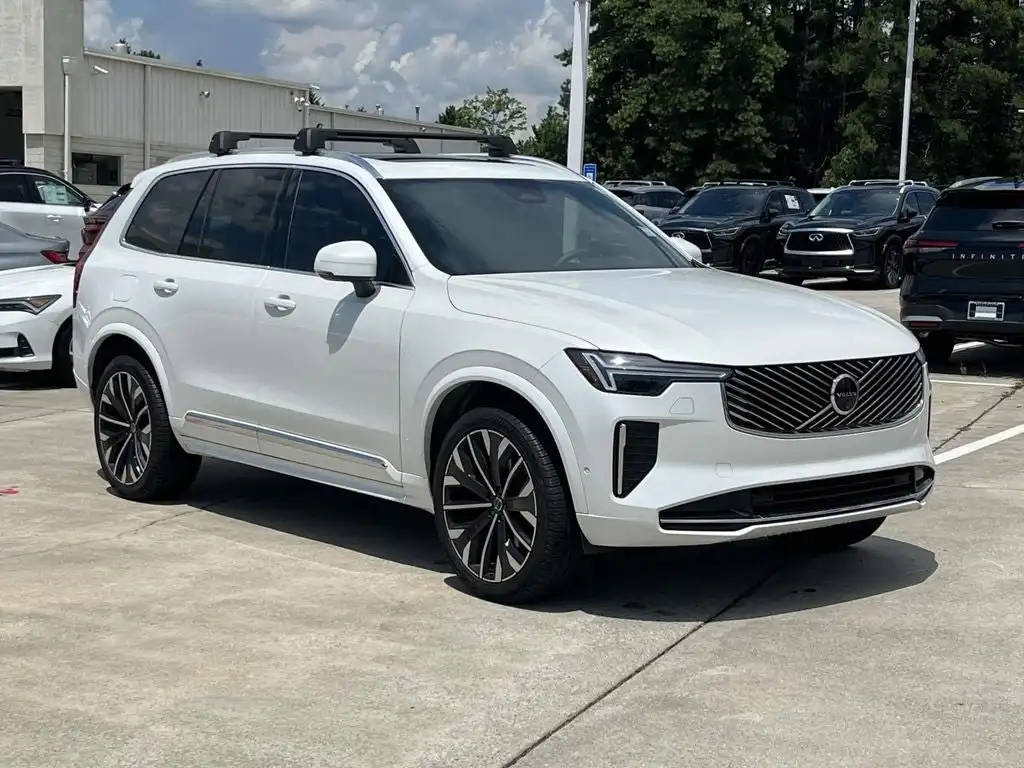 2025 Volvo XC90 B6 Plus Bright 7-Seater 4WD's photo