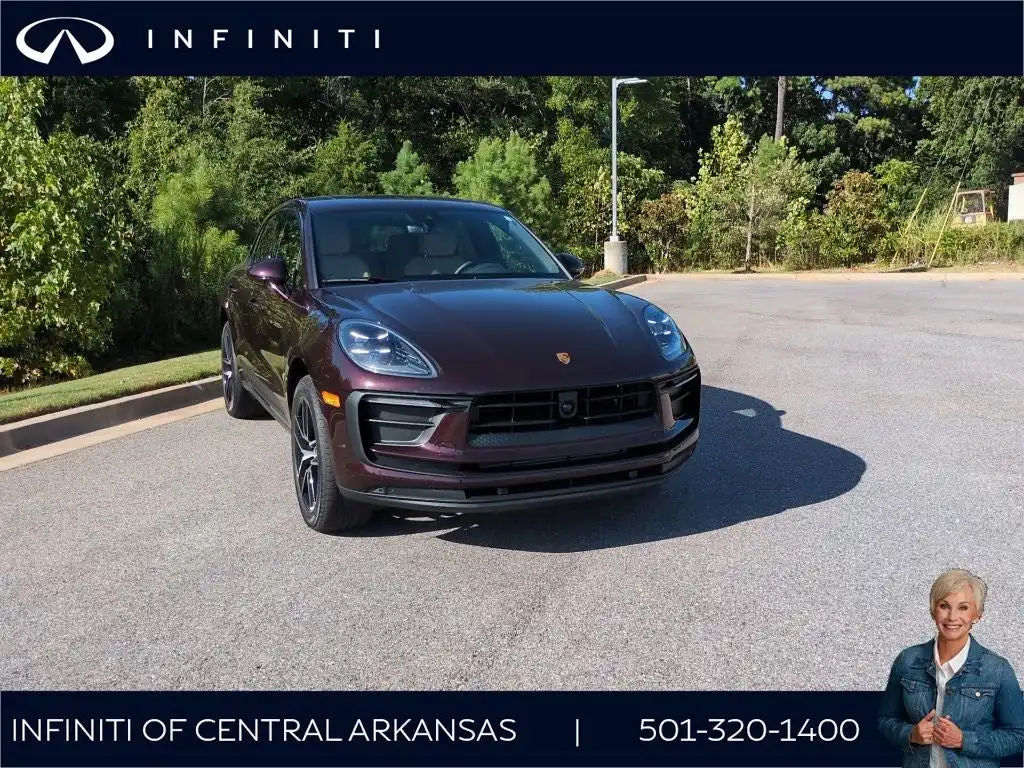 2026 Porsche Macan Base's photo
