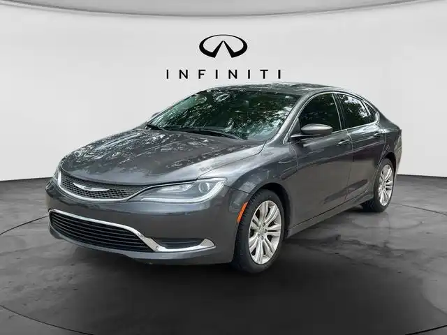 2016 Chrysler 200 Limited's photo