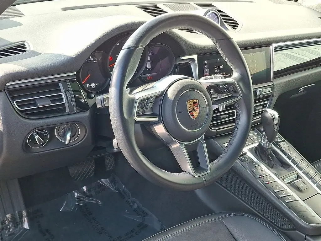 2021 Porsche Macan Base photo 4