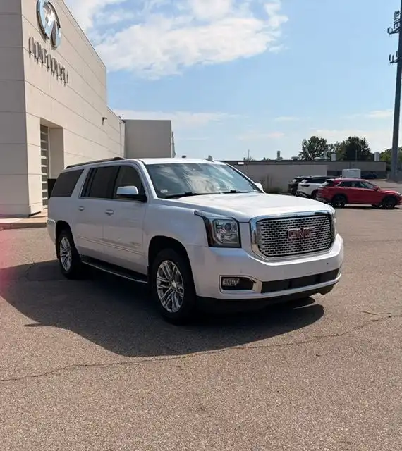 2016 GMC Yukon Denali AWD's photo