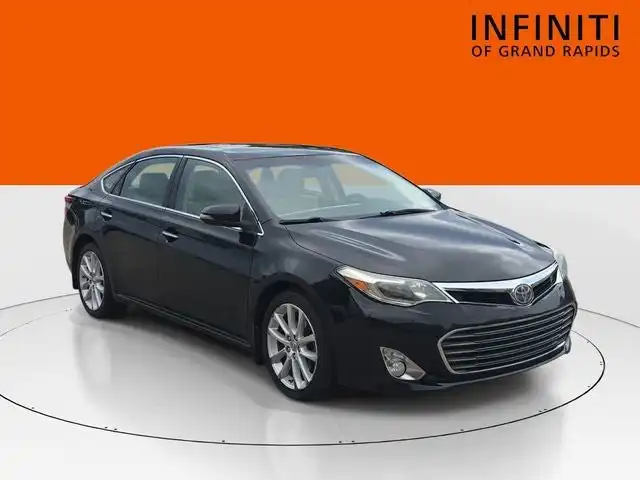 2013 Toyota Avalon Limited's photo