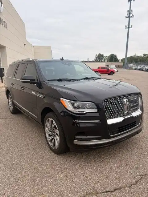 2022 Lincoln Navigator Reserve 4WD L's photo