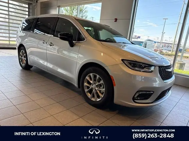 2026 Chrysler Pacifica Limited photo 1