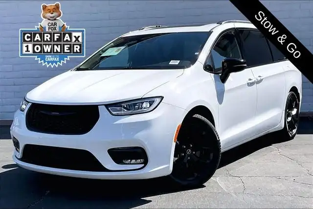 2026 Chrysler Pacifica Limited's photo