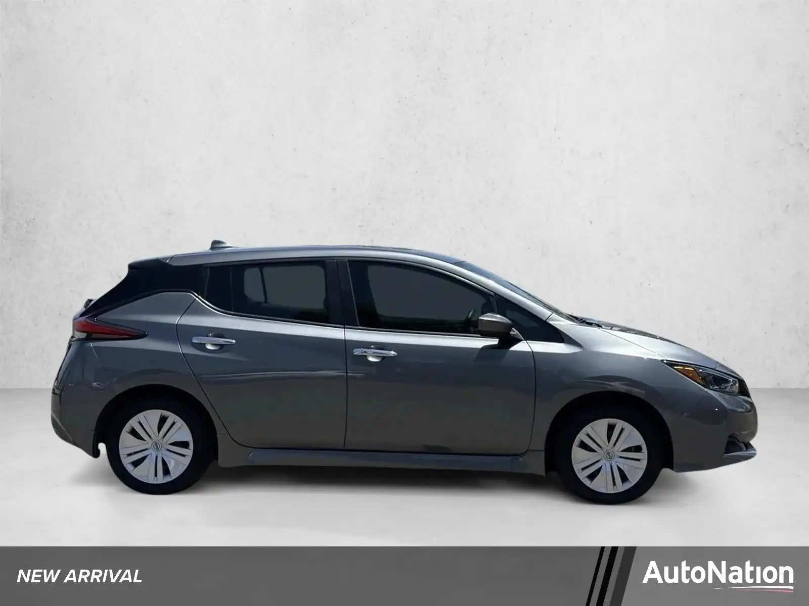 2023 Nissan Leaf S's photo