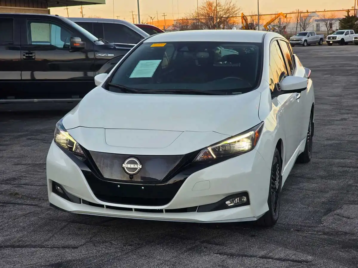 2023 Nissan Leaf SV Plus's photo