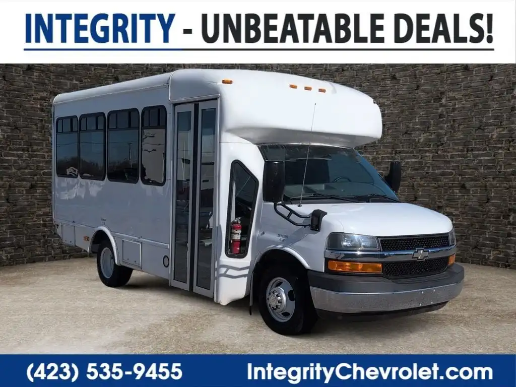 2015 Chevrolet Express 3500 139" WB Diesel's photo