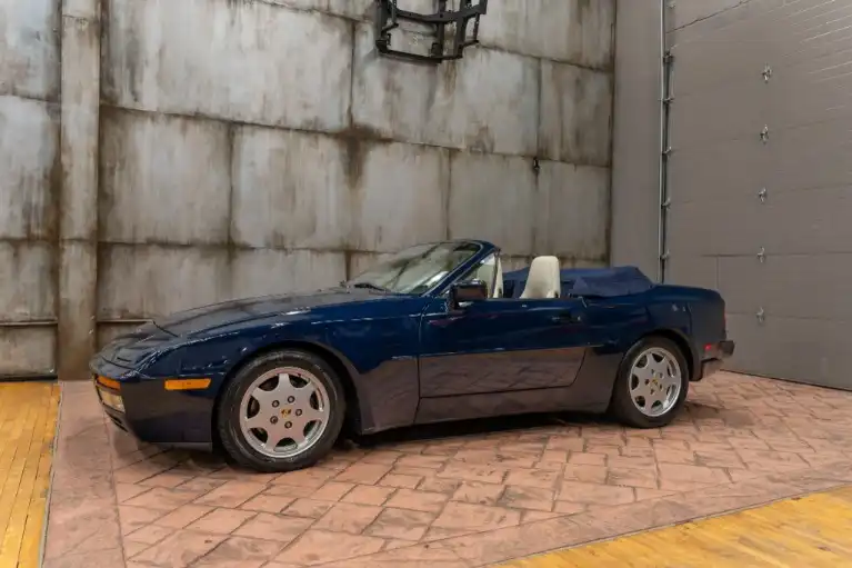 1990 Porsche 944's photo