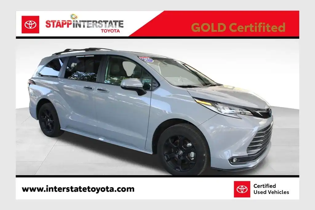 2025 Toyota Sienna Woodland Edition Hybrid AWD's photo