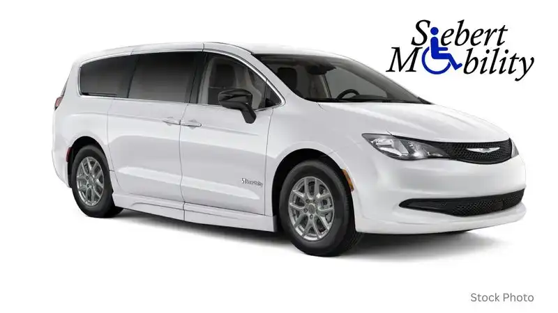 2026 Chrysler Voyager LX's photo