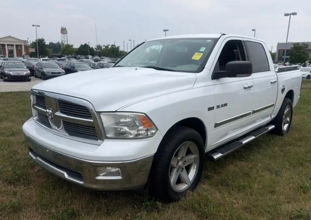 2010 RAM 1500 SLT 4WD Crew Cab's photo