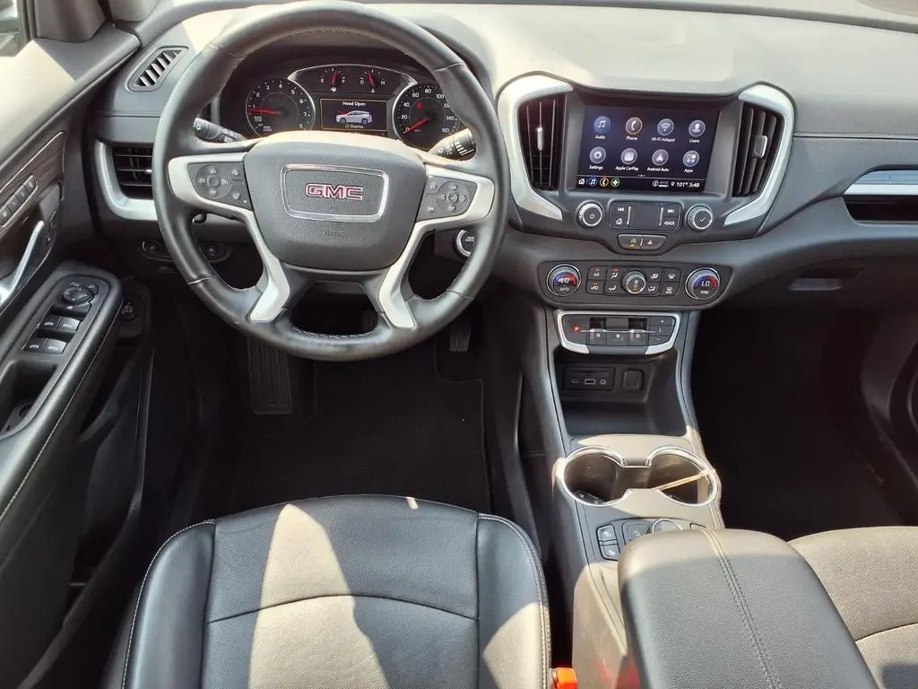 2024 GMC Terrain SLT AWD photo 3